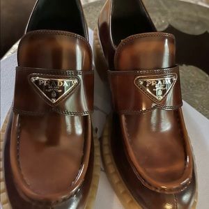 Prada logo platform loafers-brown. Size 38.